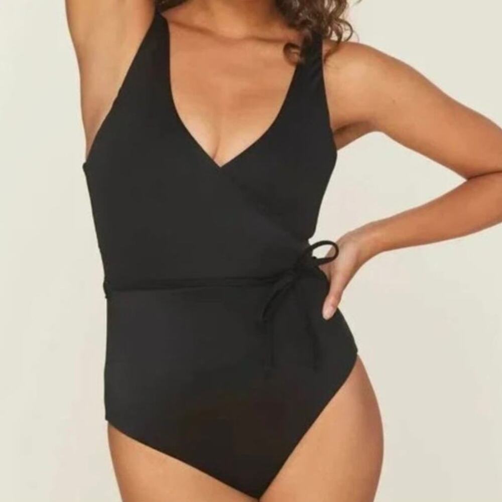 NWOT Andie The Belmar One Piece Swimsuit Crossover Tie Waist V Neck Black Size M